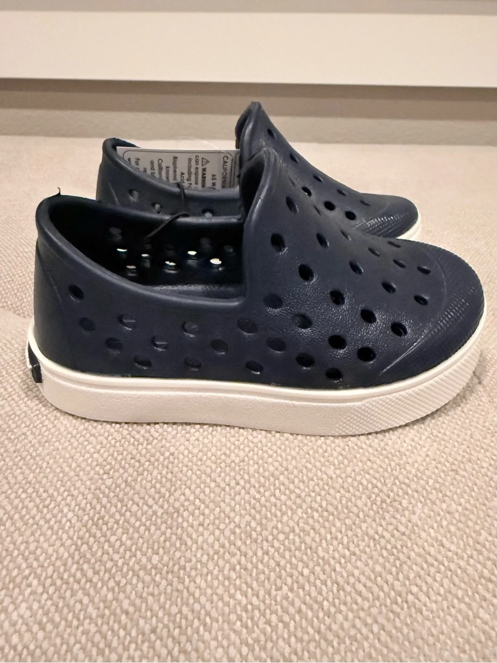 NWT Sperry navy blue lightweight water shoes size 4